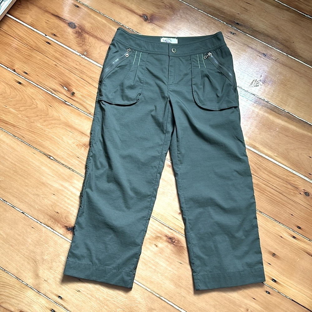 Title Nine olive green capris NWOT